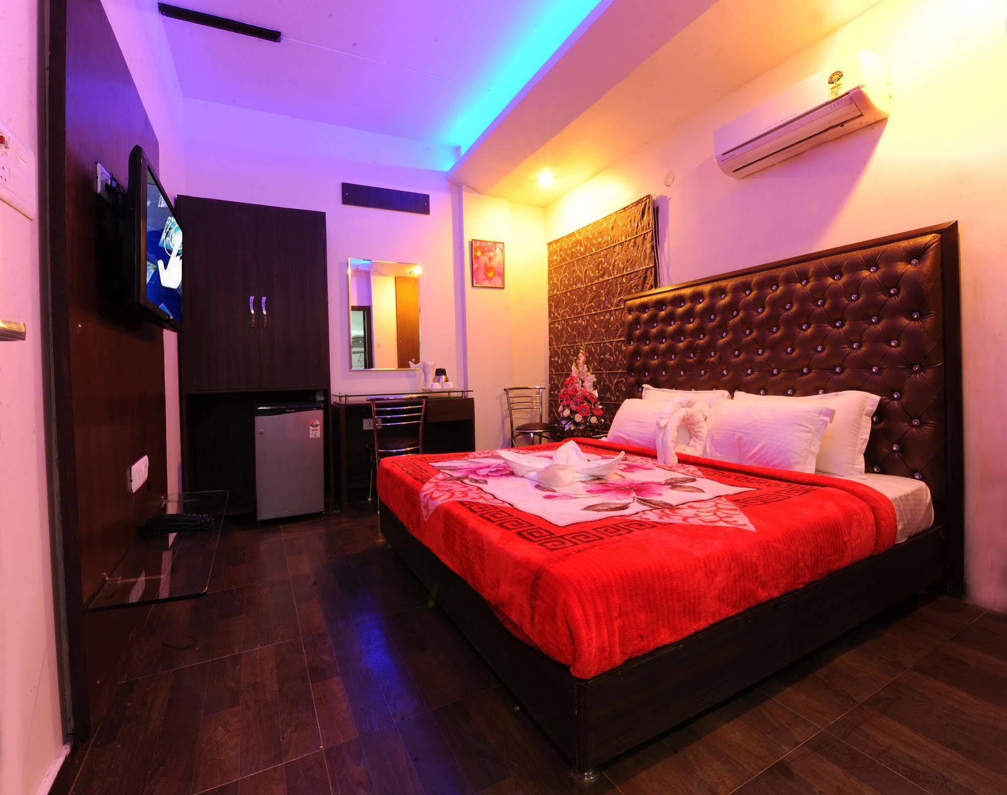 Hotel Pearl Inn & Suites Amritsar Extérieur photo
